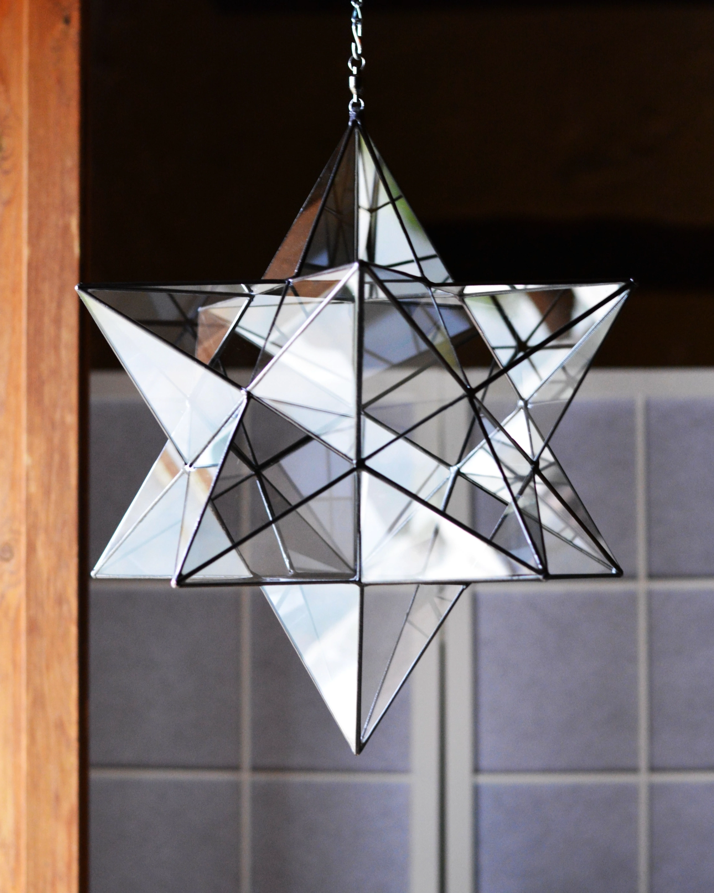 Hanging glass stellation, the twelve-pointed star